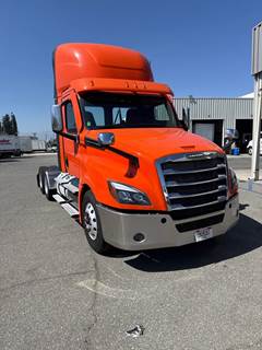 Freightliner Cascadia 126 Day Cab Truck - 505HP, 12 Speed Automatic