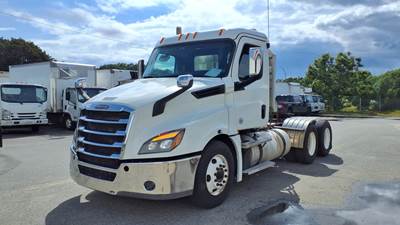Freightliner Cascadia 126 Day Cab Truck - 500HP, 13 Speed Automatic