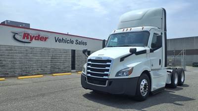 Freightliner Cascadia 126 Day Cab Truck - 400HP, 12 Speed Automatic