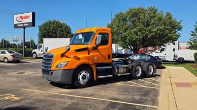 Freightliner Cascadia 126 Day Cab Truck - 450HP, 10 Speed Manual