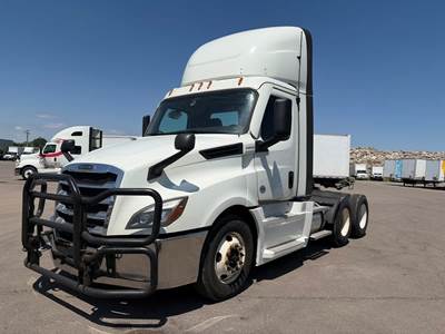 Freightliner Cascadia 126 Day Cab Truck - 450HP, 10 Speed Manual