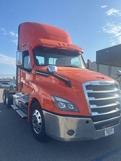 Freightliner Cascadia 126 Day Cab Truck - 505HP, 12 Speed Automatic