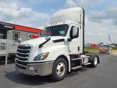 Freightliner Cascadia 126 Single Axle Day Cab Truck - 410HP, 12 Speed Automatic