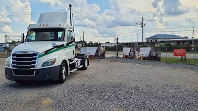 Freightliner Cascadia 126 Single Axle Day Cab Truck - 450HP, 12 Speed Automatic