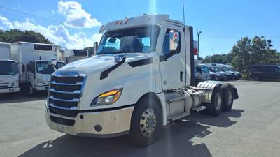 Freightliner Cascadia 126 Day Cab Truck - 505HP, 12 Speed Automatic