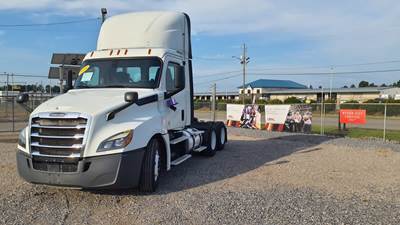 Freightliner Cascadia 126 Day Cab Truck - 410HP, 12 Speed Automatic