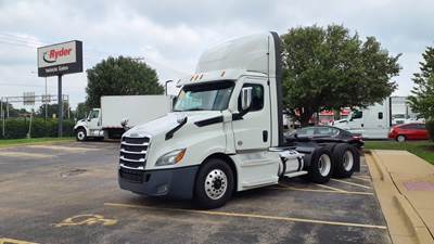 Freightliner Cascadia 126 Day Cab Truck - 455HP, 12 Speed Automatic