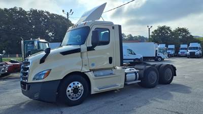 Freightliner Cascadia 126 Day Cab Truck - 450HP, 12 Speed Automatic