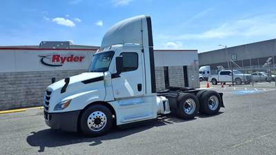 Freightliner Cascadia 126 Day Cab Truck - 400HP, 12 Speed Automatic