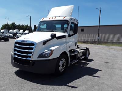 Freightliner Cascadia 126 Single Axle Day Cab Truck - 410HP, 12 Speed Automatic