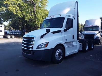 Freightliner Cascadia 126 Day Cab Truck - 400HP, 12 Speed Automatic