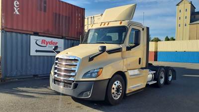 Freightliner Cascadia 126 Day Cab Truck - 450HP, 12 Speed Automatic