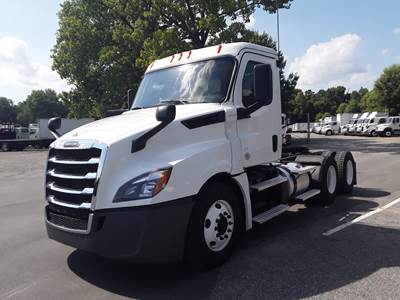 Freightliner Cascadia 126 Day Cab Truck - 455HP, 12 Speed Automatic