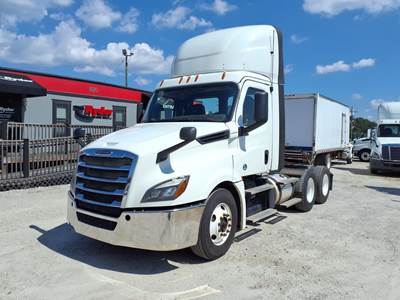 Freightliner Cascadia 126 Day Cab Truck - 455HP, 12 Speed Automatic