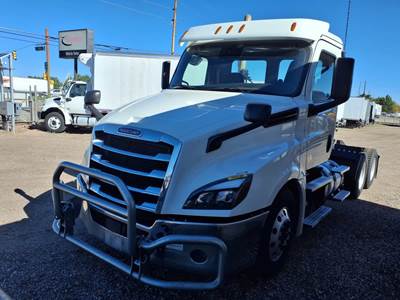 Freightliner Cascadia 126 Day Cab Truck - 450HP, 12 Speed Automatic