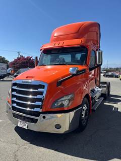 Freightliner Cascadia 126 Day Cab Truck - 505HP, 12 Speed Automatic