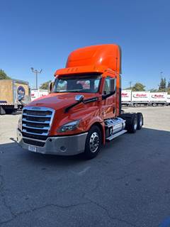 Freightliner Cascadia 126 Day Cab Truck - 505HP, 12 Speed Automatic