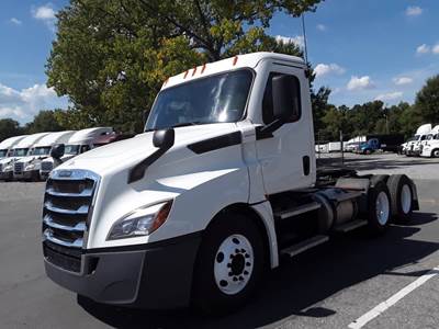 Freightliner Cascadia 126 Day Cab Truck - 455HP, 10 Speed Manual