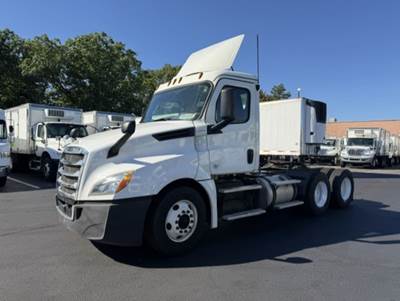 Freightliner Cascadia 126 Day Cab Truck - 450HP, 12 Speed Automatic