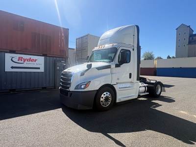 Freightliner Cascadia 126 Single Axle Day Cab Truck - 455HP, 12 Speed Automatic
