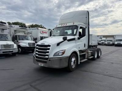 Freightliner Cascadia 126 Day Cab Truck - 455HP, 12 Speed Automatic