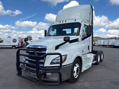 Freightliner Cascadia 126 Day Cab Truck - 450HP, 10 Speed Manual