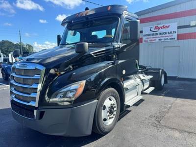 Freightliner Cascadia 126 Single Axle Day Cab Truck - 450HP, 12 Speed Automatic