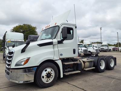 Freightliner Cascadia 126 Day Cab Truck - 450HP, 12 Speed Automatic