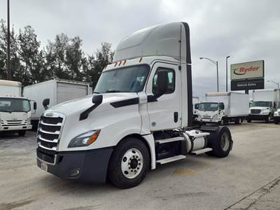 Freightliner Cascadia 126 Single Axle Day Cab Truck - 410HP, 12 Speed Automatic