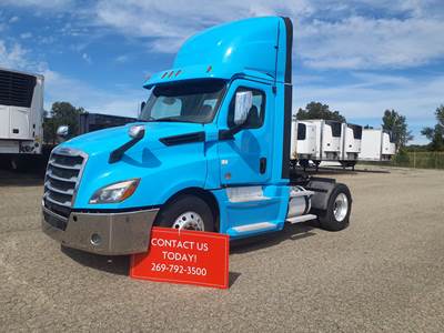 Freightliner Cascadia 126 Single Axle Day Cab Truck - 410HP, 12 Speed Automatic