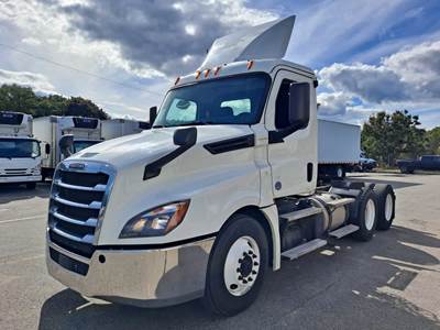 Freightliner Cascadia 126 Day Cab Truck - 450HP, 12 Speed Automatic