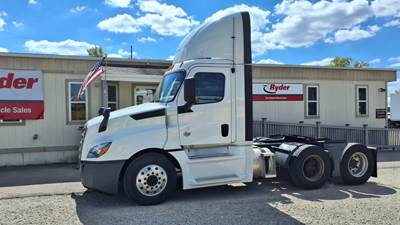 Freightliner Cascadia 126 Day Cab Truck - 400HP, 12 Speed Automatic