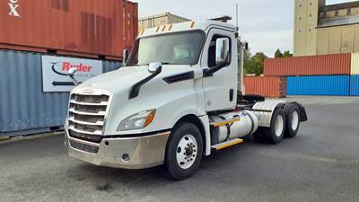 Freightliner Cascadia 126 Day Cab Truck - 500HP, 13 Speed Manual