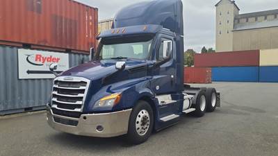 Freightliner Cascadia 126 Day Cab Truck - 400HP, 12 Speed Automatic
