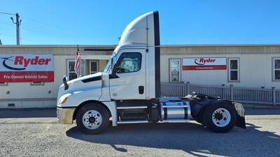 Freightliner Cascadia 126 Single Axle Day Cab Truck - 410HP, 12 Speed Automatic
