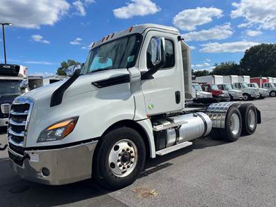 Freightliner Cascadia 126 Day Cab Truck - 450HP, 10 Speed Manual