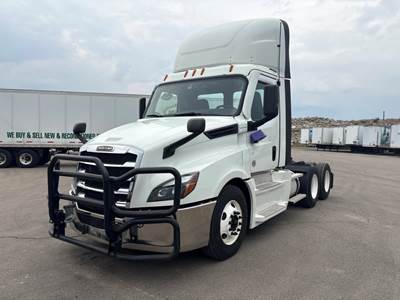 Freightliner Cascadia 126 Day Cab Truck - 450HP, 10 Speed Manual