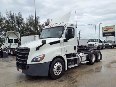 Freightliner Cascadia 126 Day Cab Truck - 450HP, 12 Speed Automatic
