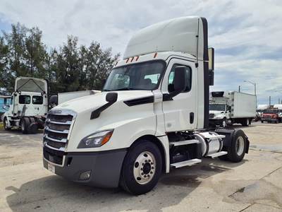 Freightliner Cascadia 126 Single Axle Day Cab Truck - 410HP, 12 Speed Automatic