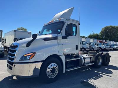Freightliner Cascadia 126 Day Cab Truck - 455HP, 12 Speed Automatic