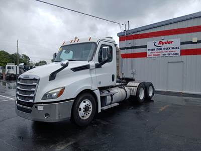 Freightliner Cascadia 126 Day Cab Truck - 450HP, 10 Speed Automatic