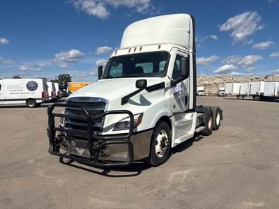 Freightliner Cascadia 126 Day Cab Truck - 450HP, 10 Speed Manual