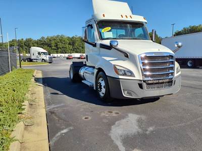Freightliner Cascadia 126 Single Axle Day Cab Truck - 450HP, 12 Speed Automatic
