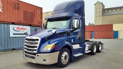 Freightliner Cascadia 126 Day Cab Truck - 400HP, 12 Speed Automatic