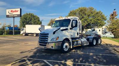 Freightliner Cascadia 126 Day Cab Truck - 450HP, 10 Speed Automatic