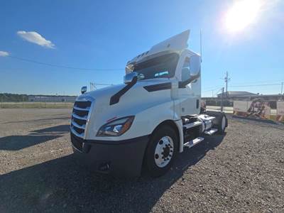 Freightliner Cascadia 126 Single Axle Day Cab Truck - 450HP, 12 Speed Automatic
