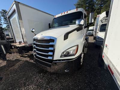 Freightliner Cascadia 126 Day Cab Truck - 450HP, 10 Speed Manual