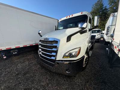 Freightliner Cascadia 126 Day Cab Truck - 500HP, 13 Speed Automatic