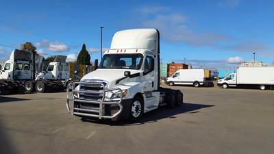 Freightliner Cascadia 126 Day Cab Truck - 455HP, 12 Speed Automatic