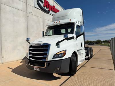 Freightliner Cascadia 126 Day Cab Truck - 400HP, 12 Speed Automatic